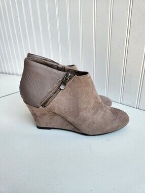 CL by Laundry Taupe Ankle Booties Size 8 m